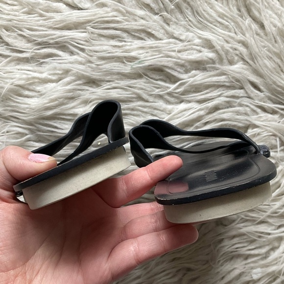 Vince Nico Black Leather Criss Cross Slide Squared Toe Flat Sandals Size 7.5 - Picture 8 of 13